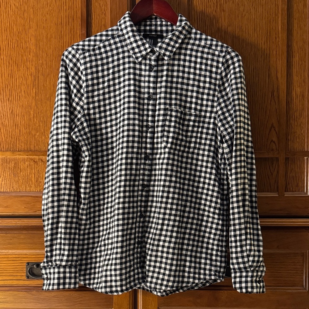 Forever 21 Buffalo Plaid Checkered Gingham Button Down Shirt Classic Layer Cozy